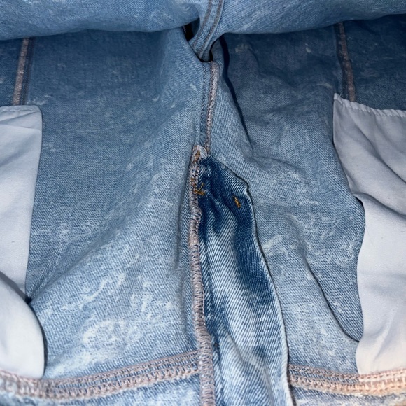 Urban Outfitters BDG Vintage Acid Wash Pleated Jeans - Picture 4 of 11